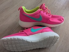 Nike Roshe Run One Hyper Pink