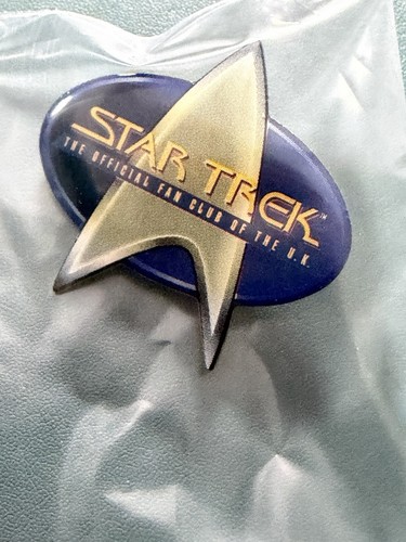 Star trek pin badge - trek,