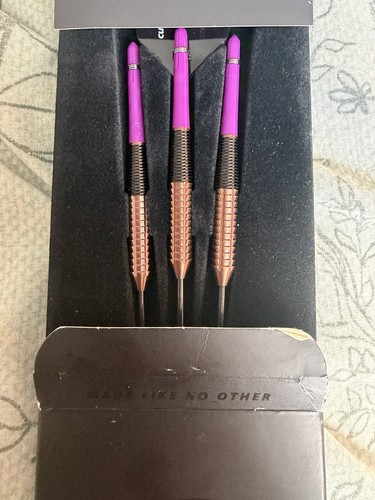 Gram custom made darts - 22,