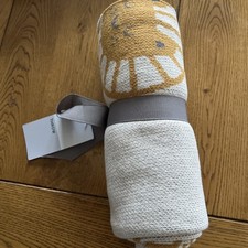 BNWT M&S WAFFLE LION THROW