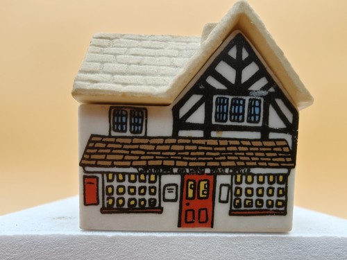 Wade 1980s whimsey - wade,