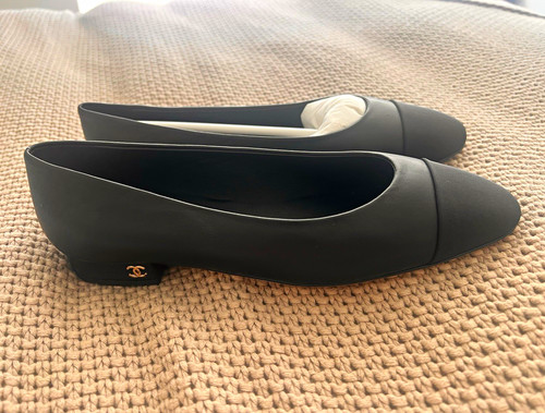 Chanel black leather ballerina - black,