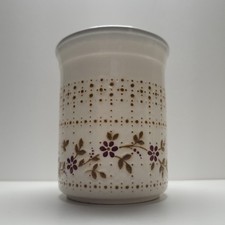 Bilton's Cream Mug Embossed