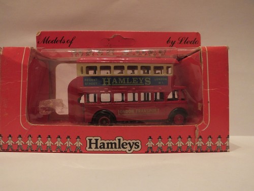 Lledo dg15 003a - 1932, aec