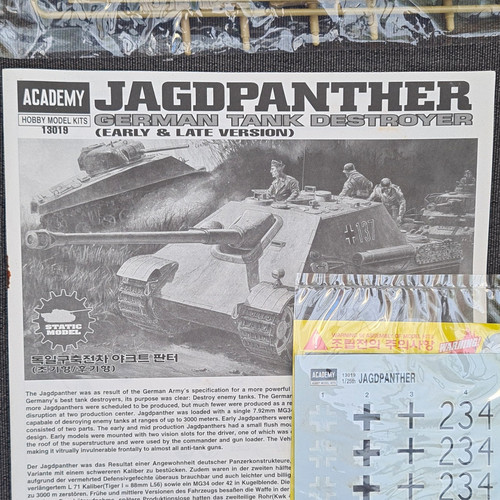 Academy jagdpanther tank - academy,