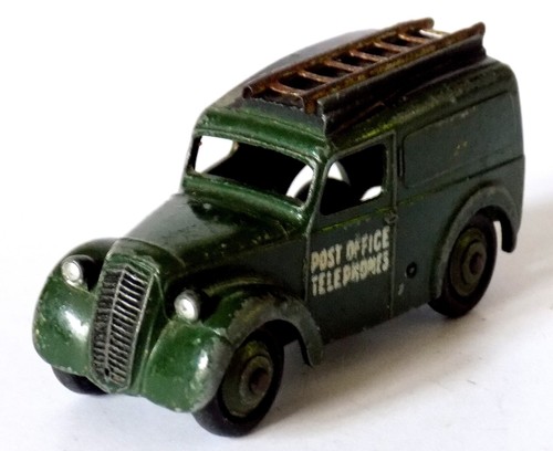 Dinky 261 morris - morris, post