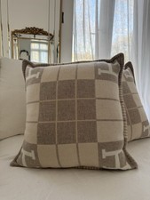 Hermes Avalon III throw &