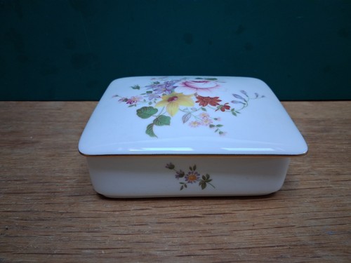 Royal crown derby - a,