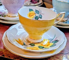 Vintage Royal Standard Harlequin Trio  Tea Set (Cup+Saucer+Plate) - Yellow Roses