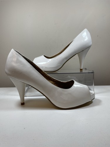 Next patent white - patent, peep