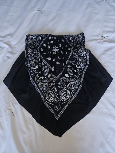 Hankerchief black white - &, boob