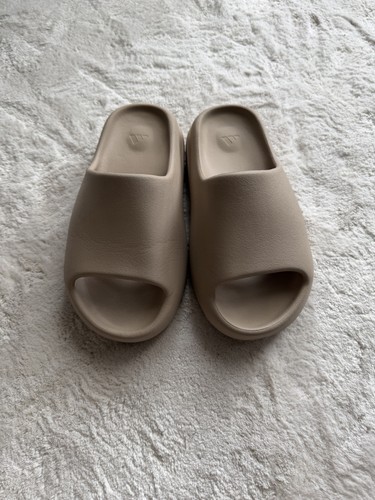 Yeezy slides size 39 - .:yeezy,