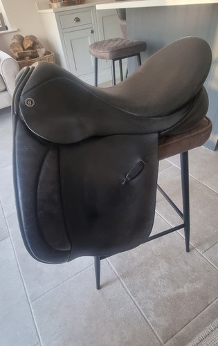 Farrington dressage - 17.5”,