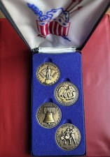USA Bicentennial 1776-1976 Commemorative 4 Bronze Medal Medallion Set in Case