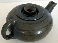 Tea pot, stoneware, handmade 6 inch x 4.5 inch high