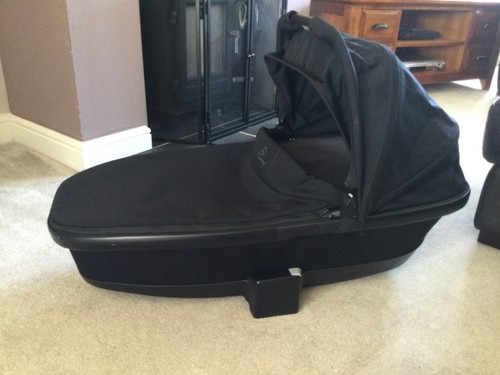 Quinny buzz foldable carrycot