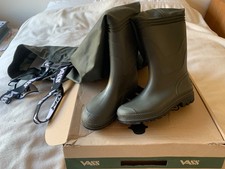 Vas’s junior chest waders, size 4. Green, great condition