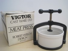 Vintage BOXED Victor Cast Iron