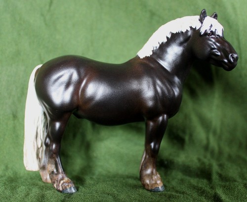 Breyer custom stablemate black - custom,