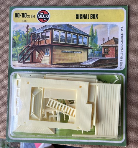 Airfix 01605 signal box - 01605-2,