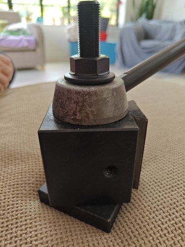 Piston type quick change - type,