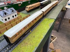 HORNBY LNER  TEAK COACHES