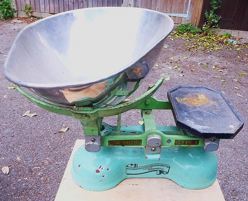 Vintage shop scales - shop, lb