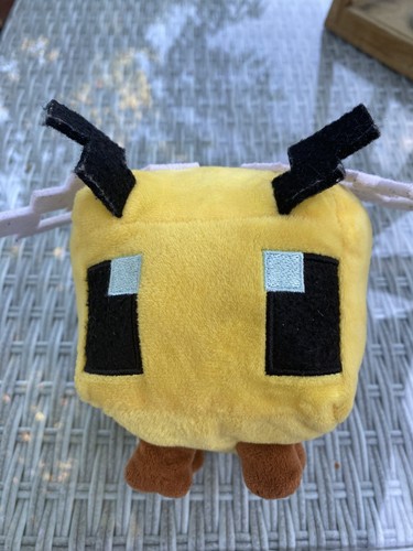 Minecraft bee plush - minecraft, —