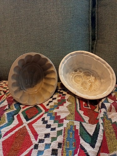 Antique jelly moulds - x,