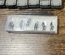 1/76 5 simba RUC LANDROVERS