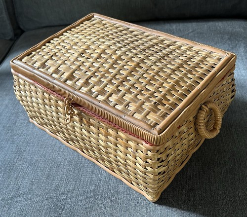Old vintage traditional sewing - vintage,