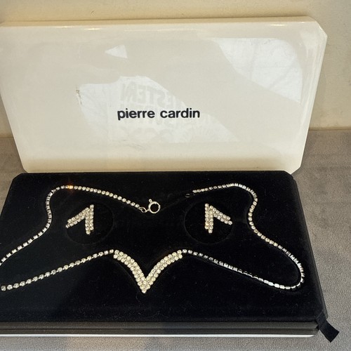 Necklace earrings set - &,