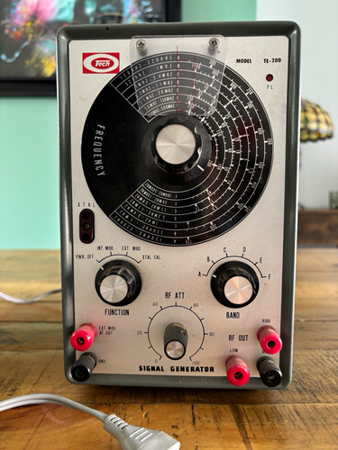 Vintage tech 20d - vintage, signal