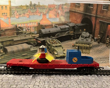 Vintage TRIANG HORNBY R566k BATTLE SPACE Spy Satellite Launching Car - 00 wagon