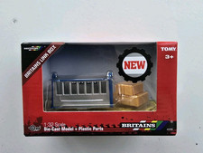 BRITAINS LINK BOX 1/32 SCALE