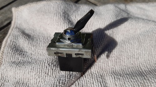 Lucas toggle switch off - toggle,