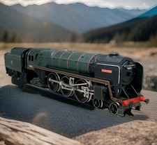 Hornby Britannia BR Tennyson 70032 Green Steam Loco OO Gauge