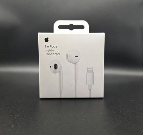 Wired earphones headphones - earphones,