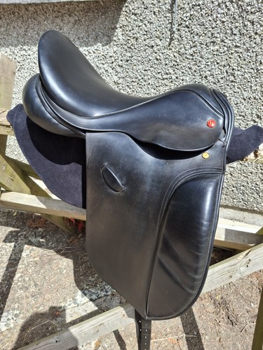 Hastilow dressage saddle - saddle, 17"