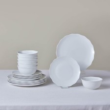 18-Piece Porcelain Dinner Set