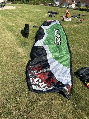Ozone kitesurfing kites - 9m, and