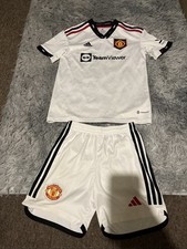 Manchester Utd Kit 11/12 Years. ERIKSEN