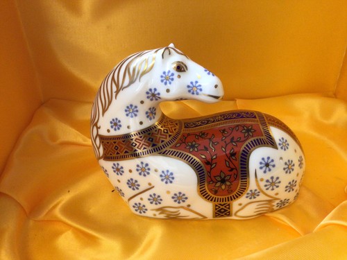 Royal crown derby seated horse - crown,