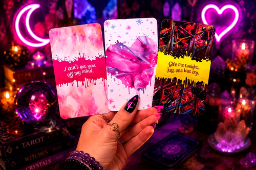 Painted love messages oracle - love,