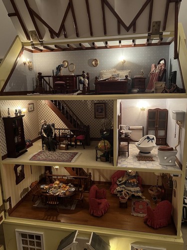 Dolls house job - lot, furnished
