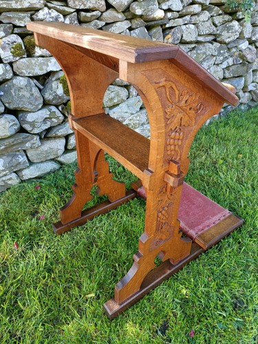 Oak gothic church prayer - ,