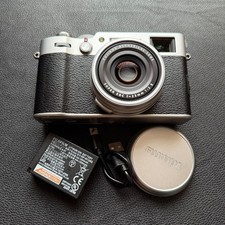 Fujifilm X100V – Silver –
