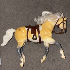 GC Yellow & White Toy Horse – Sound Effects – Saddle & Bridle – Working