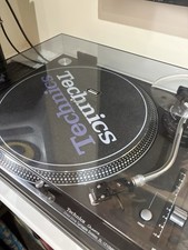 Technics SL-1210MK5 Quartz