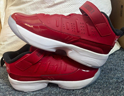 Jordan max aura - 7, uk2.5